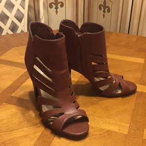 Ankle boots by Ana
